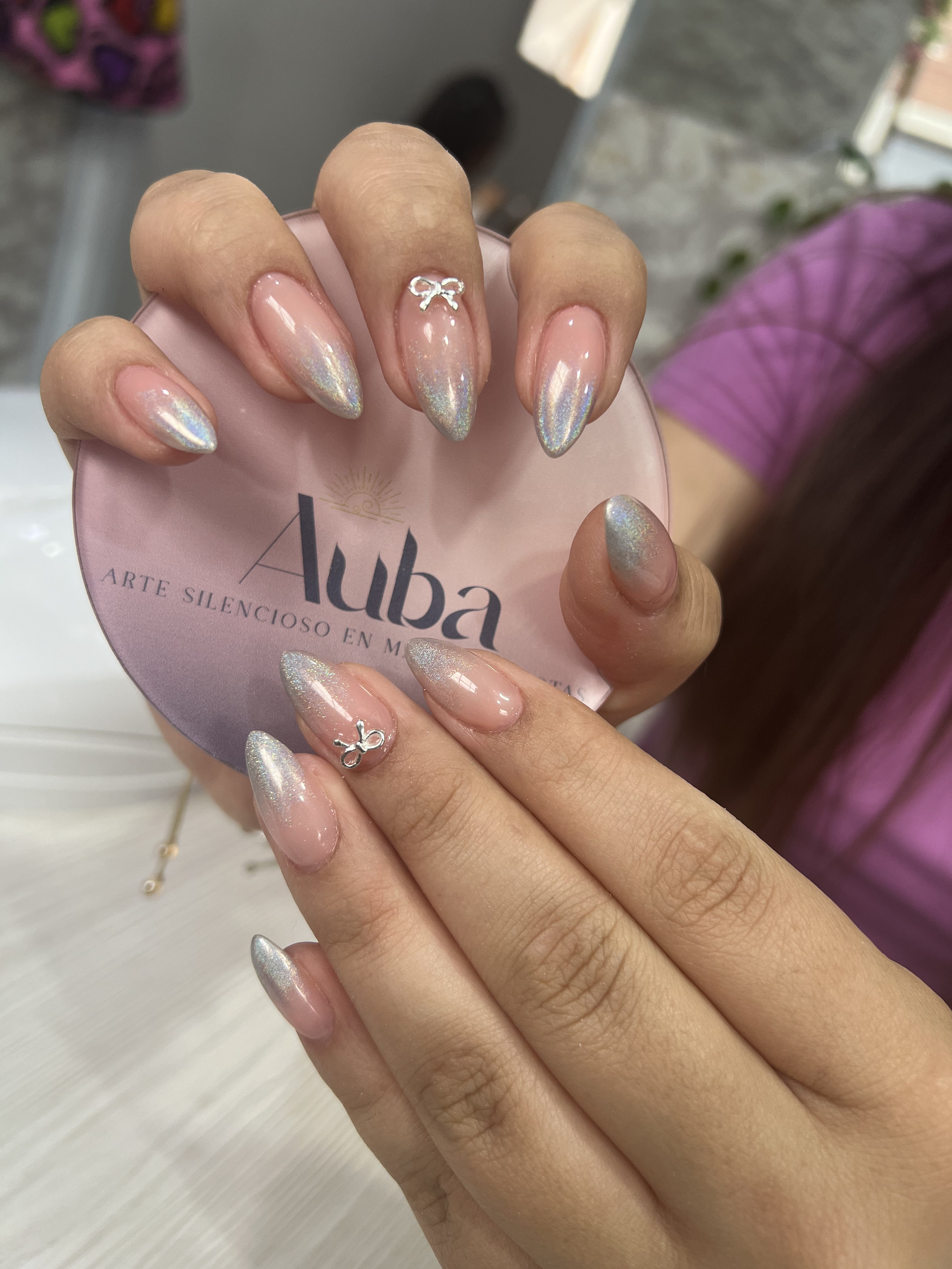 Uñas acrílicas esculpidas - AUBA Beauty Studio